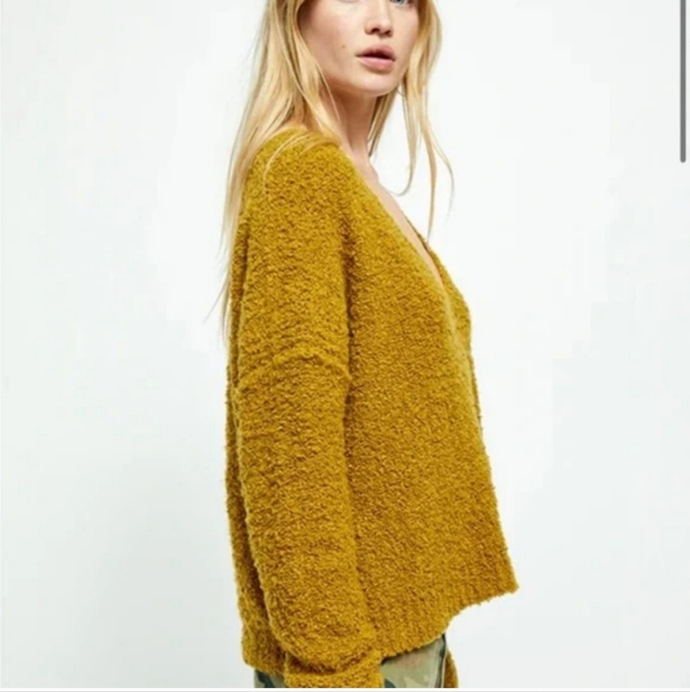 Free People Finders Keepers V Neck Drop Shoulder Boucle Nubby Slouchy Gold Small - Picture 7 of 7